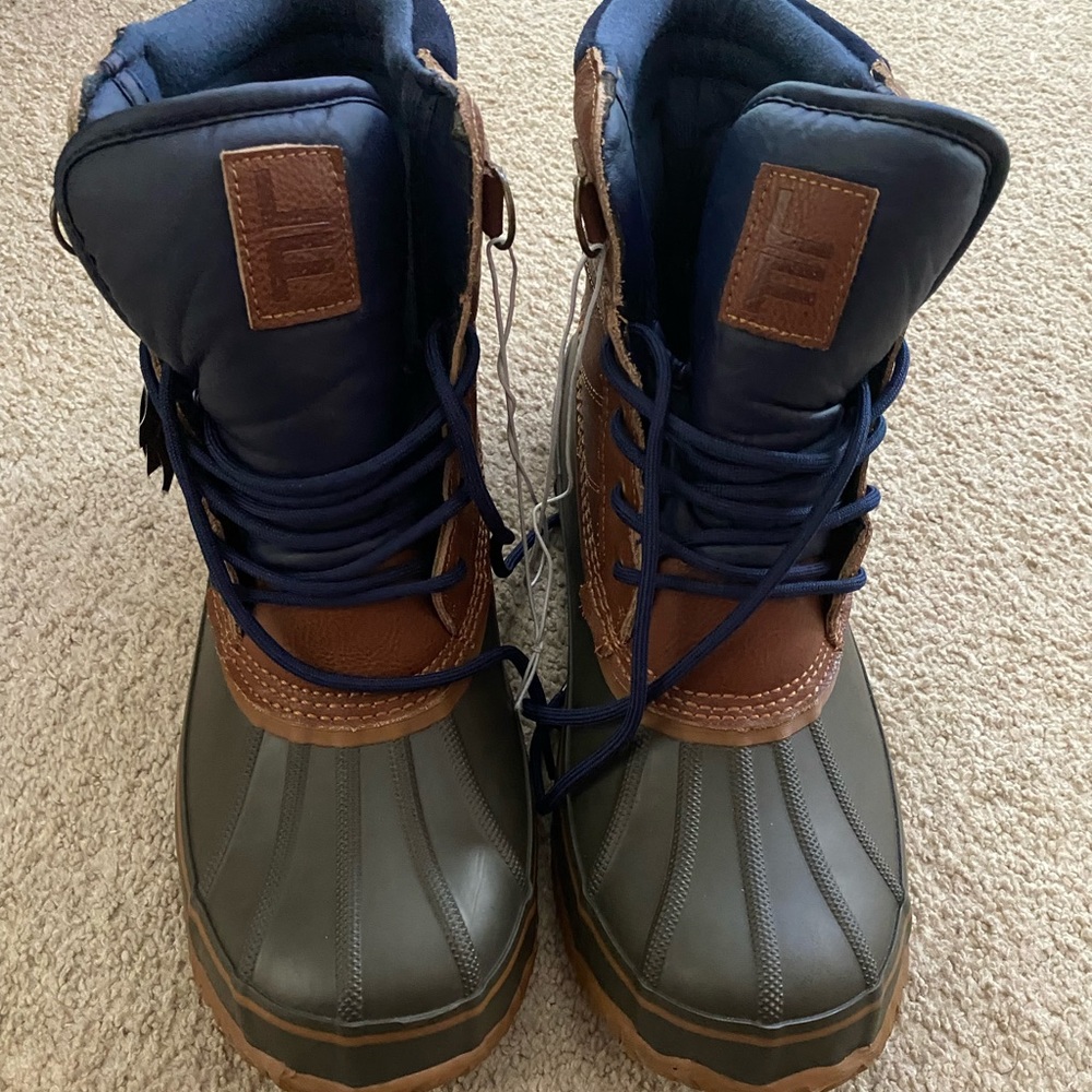 Men’s water resistant boots